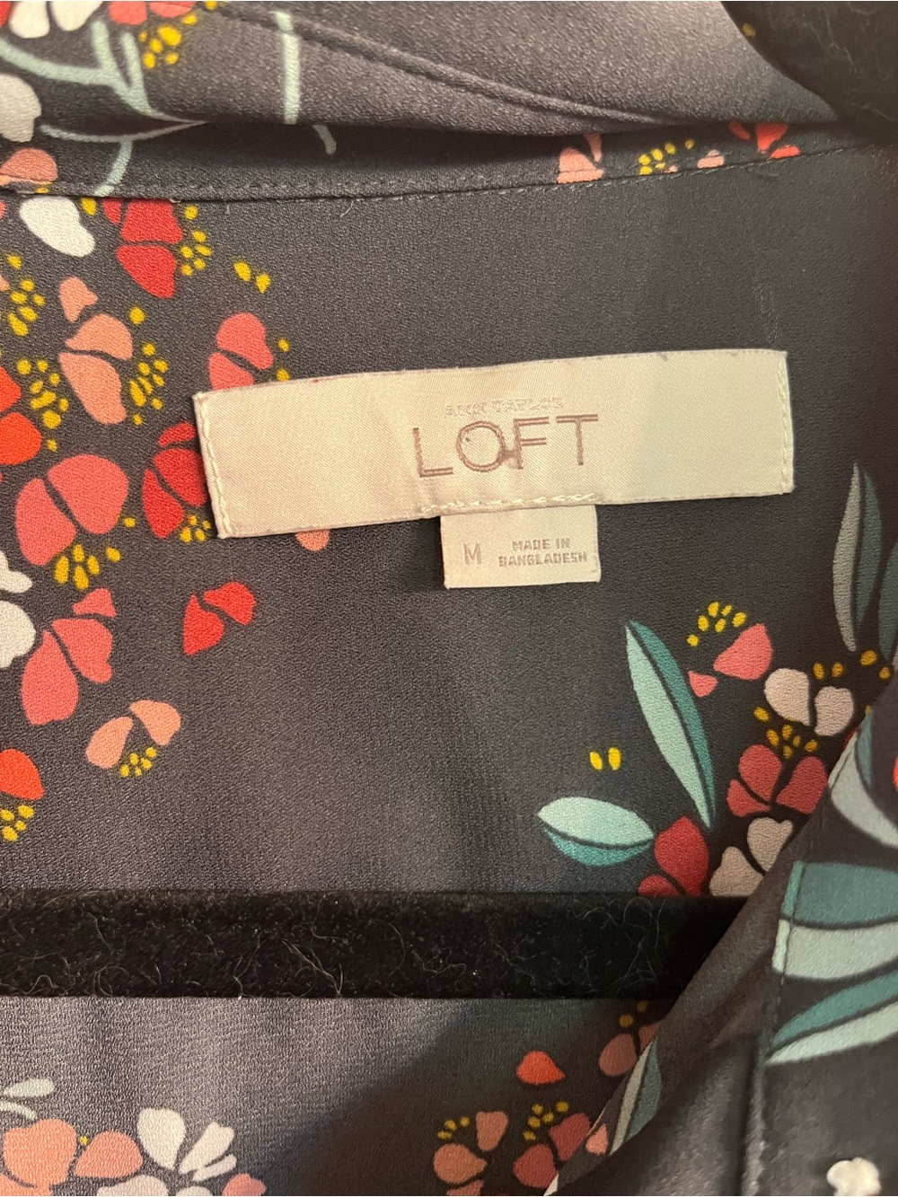 LOFT Grey Floral Button-Up Blouse - Picture 6 of 7